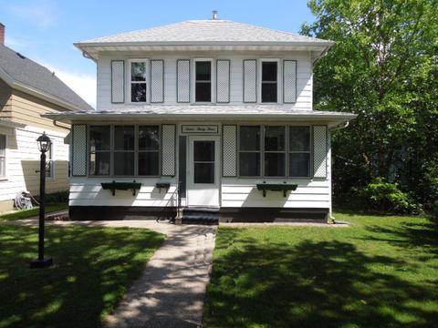 1512 Winnebago St