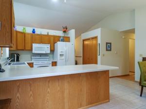 332 5th Ave N