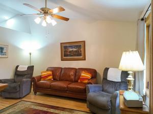 332 5th Ave N