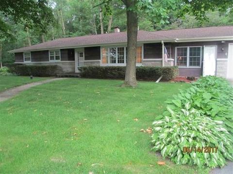 2674 Woodcrest Dr