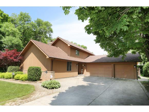 For Sale: 484 Olde Midway Rd Menasha, WI 54952