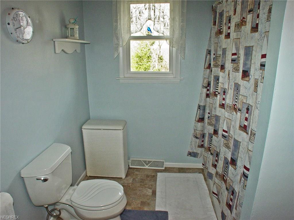 4 Williams Rd