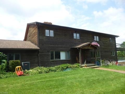 98 St Joseph Dr