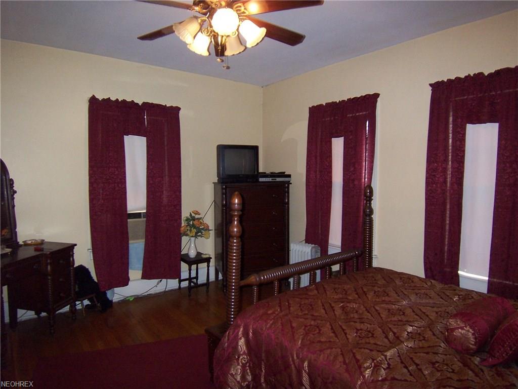 2406 Highland Rd