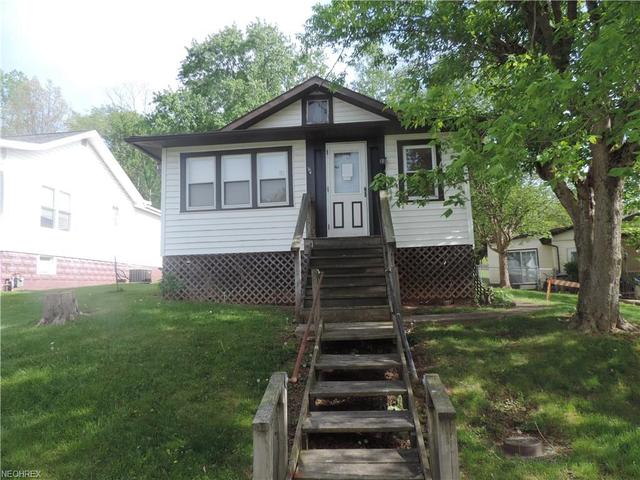 814 Swann St