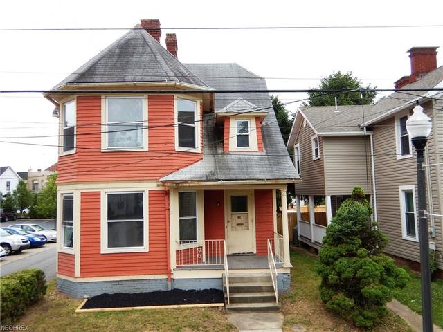 814 Swann St
