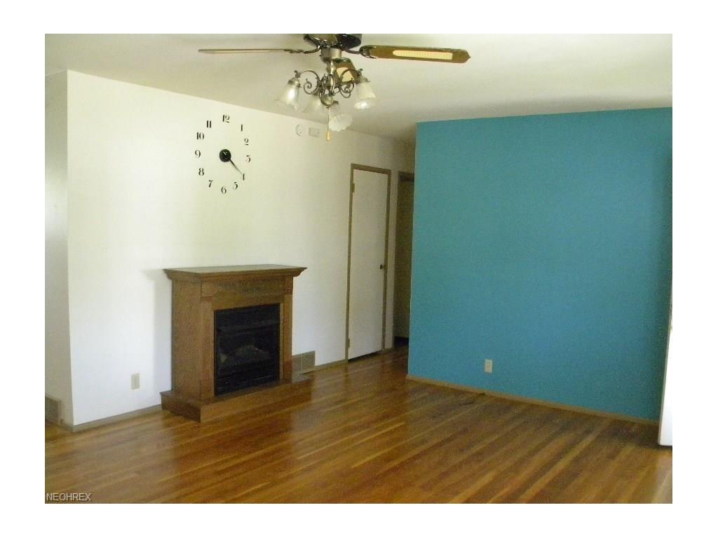 1307 Rayon Dr