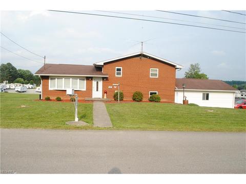 208 Maple St