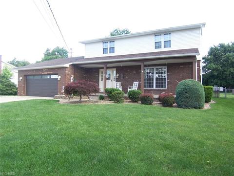 208 Maple St