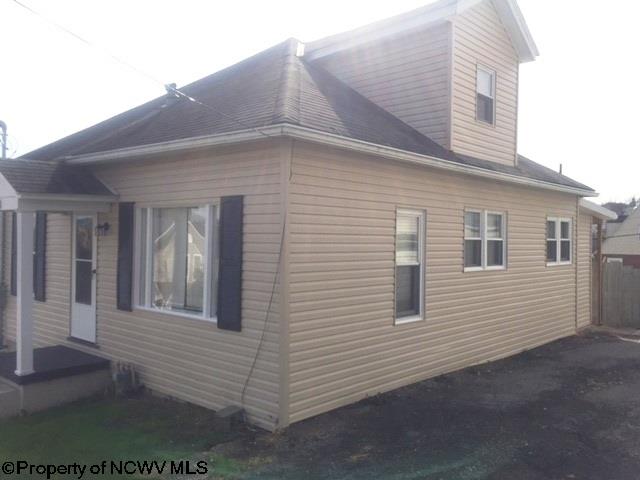615 Stealey Ave