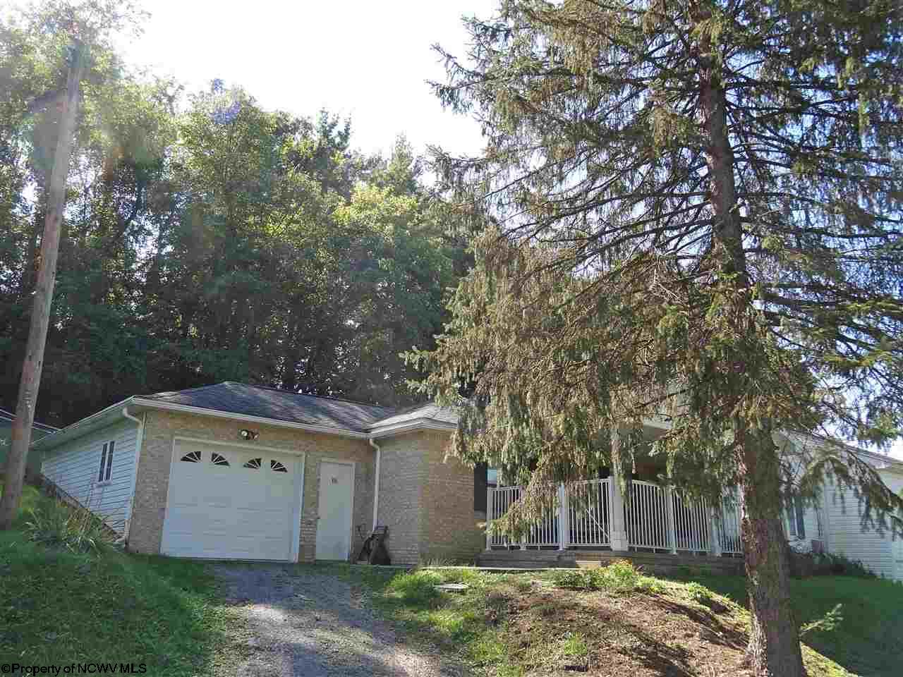 116 W Lincoln St