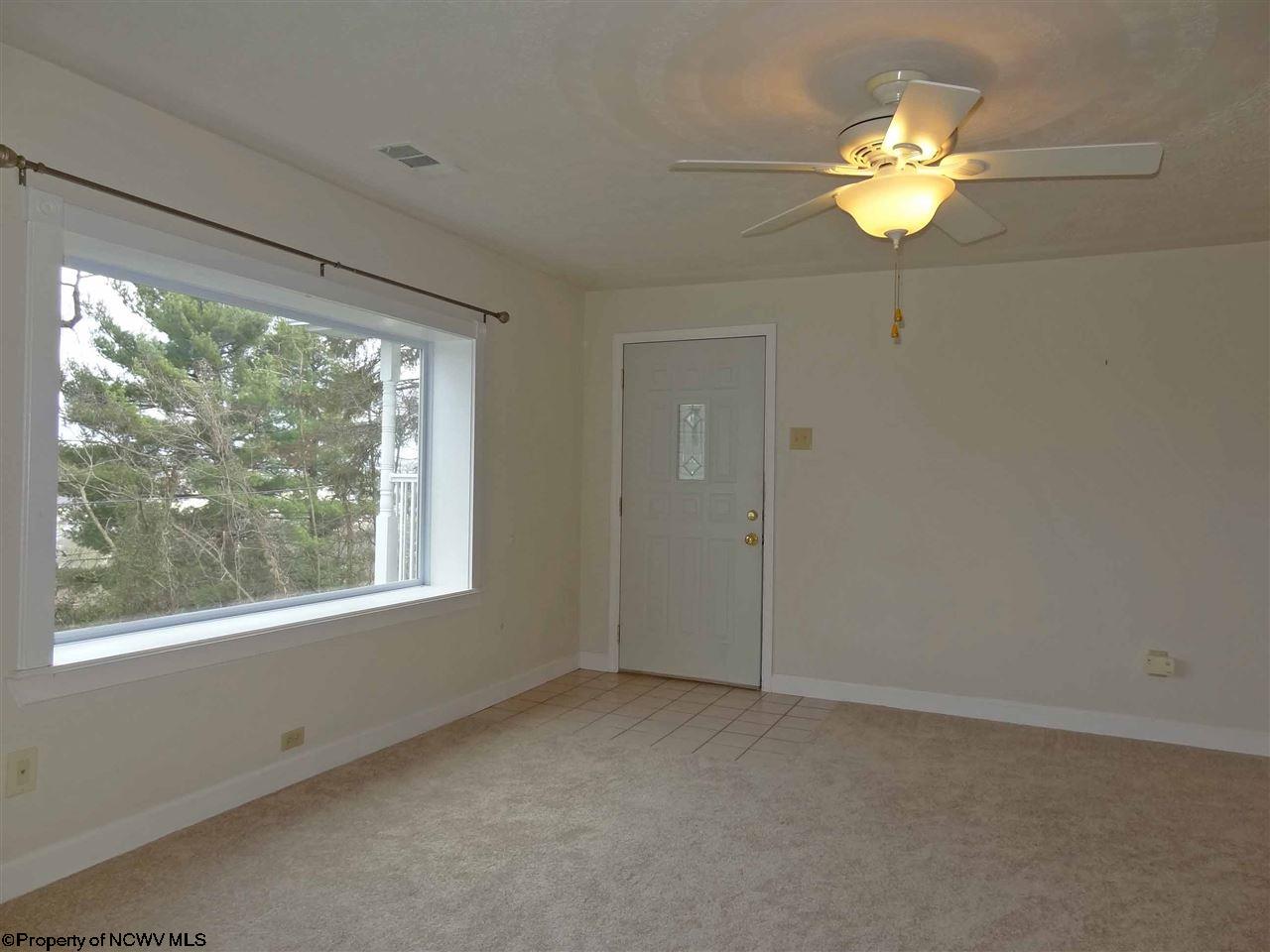 116 W Lincoln St