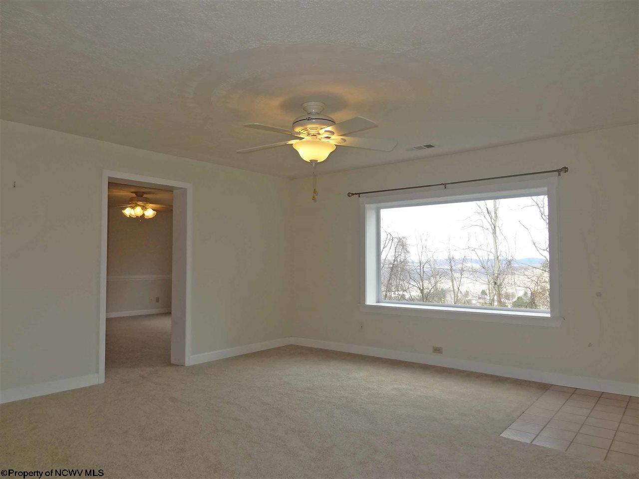116 W Lincoln St