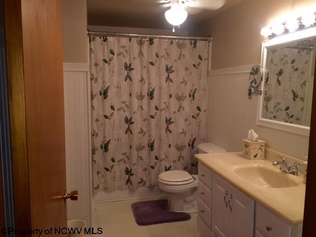 467 Hillview Dr