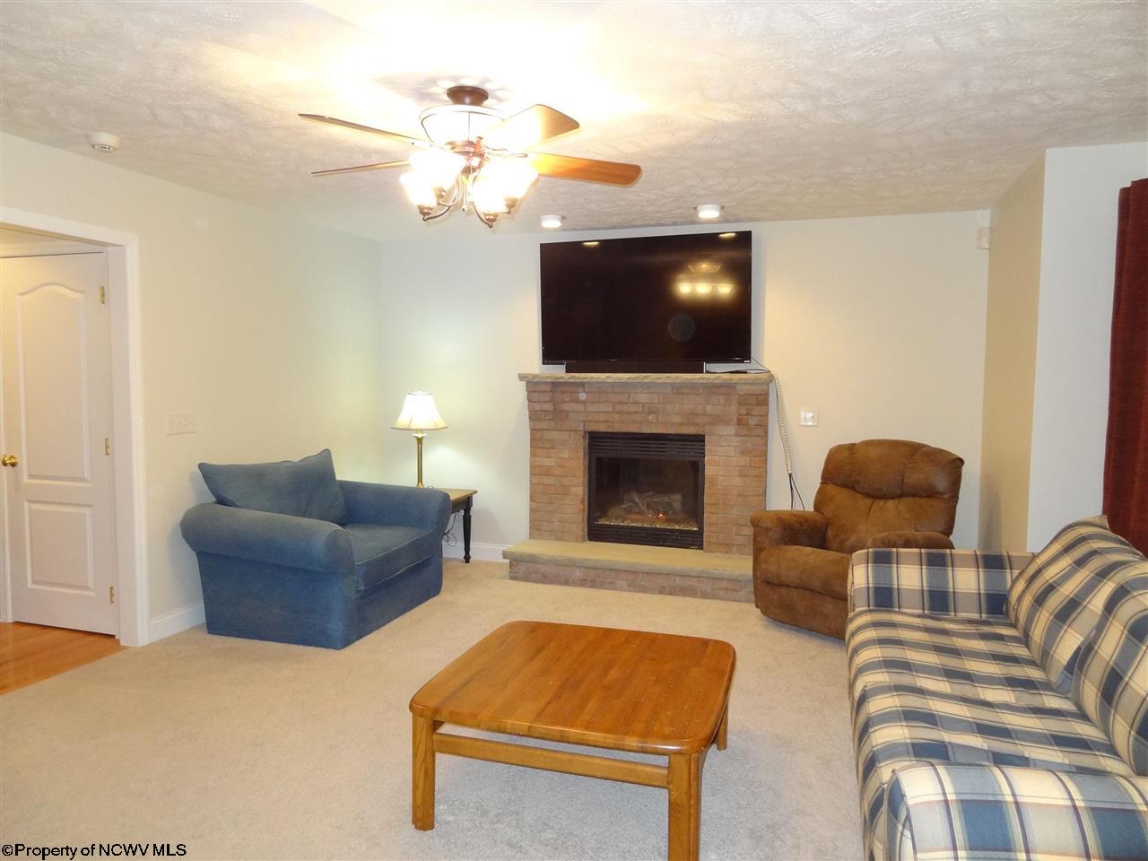 For Sale: 1048 Autumn Ave Morgantown, WV 26508