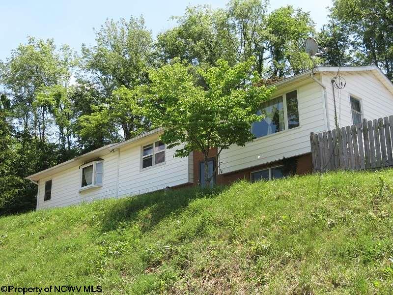 For Sale: 131 Elizabeth Valley Rd Morgantown, WV 26508