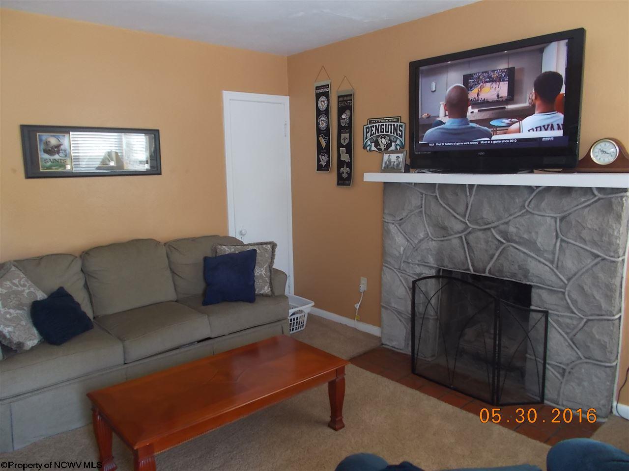 For Sale: 1131 Sunset Dr Fairmont, WV 26554