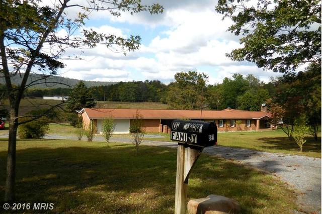 387 Catlett Ln