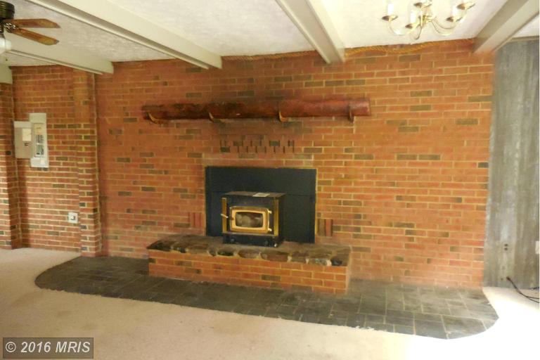 387 Catlett Ln