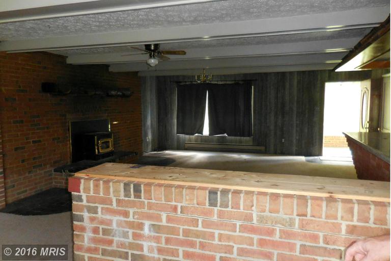 387 Catlett Ln