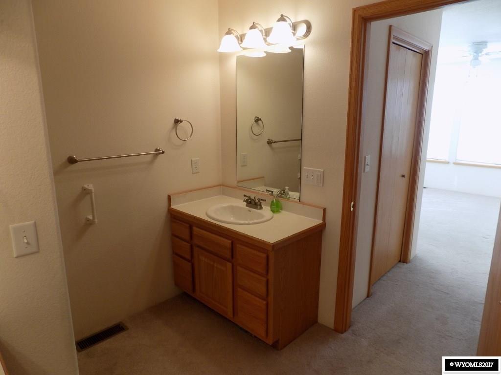 306 W Otis