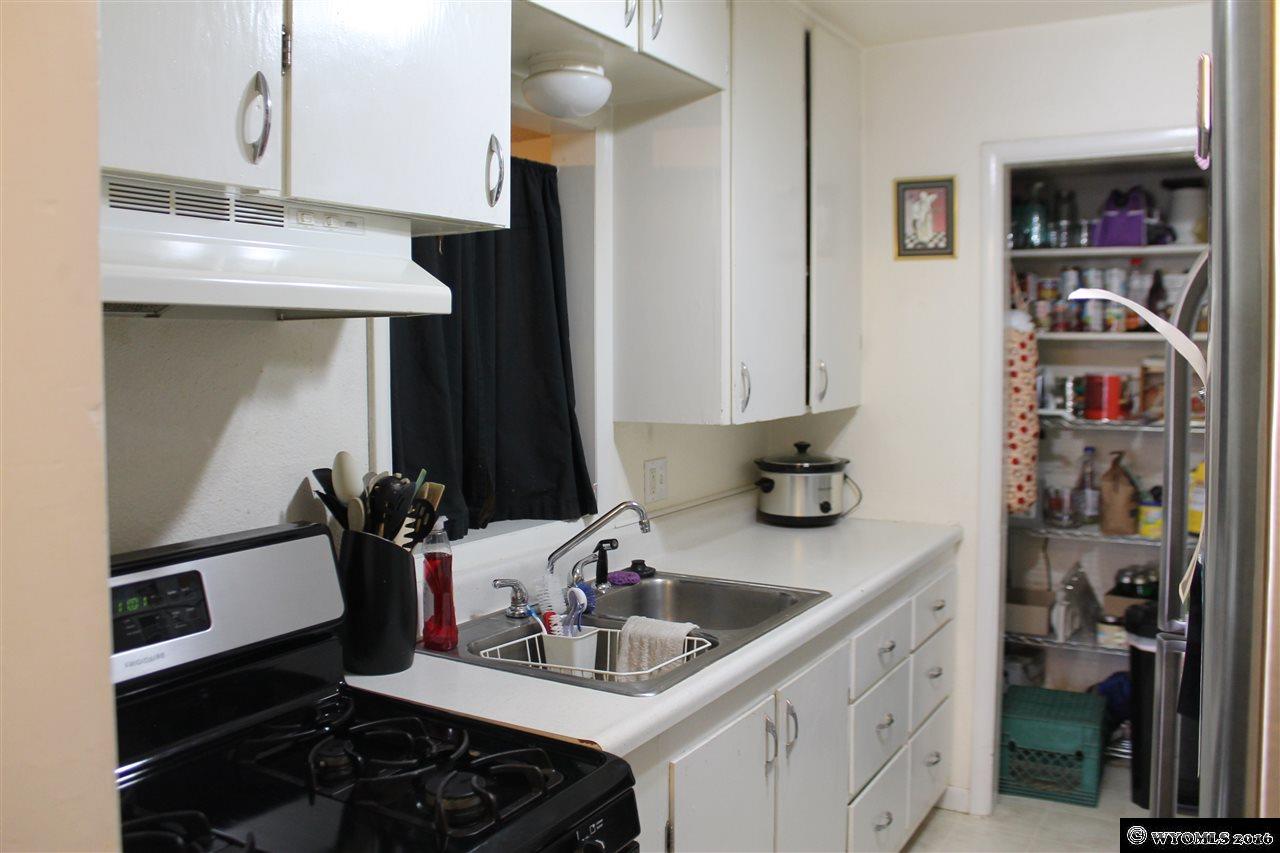 1005 E Main St