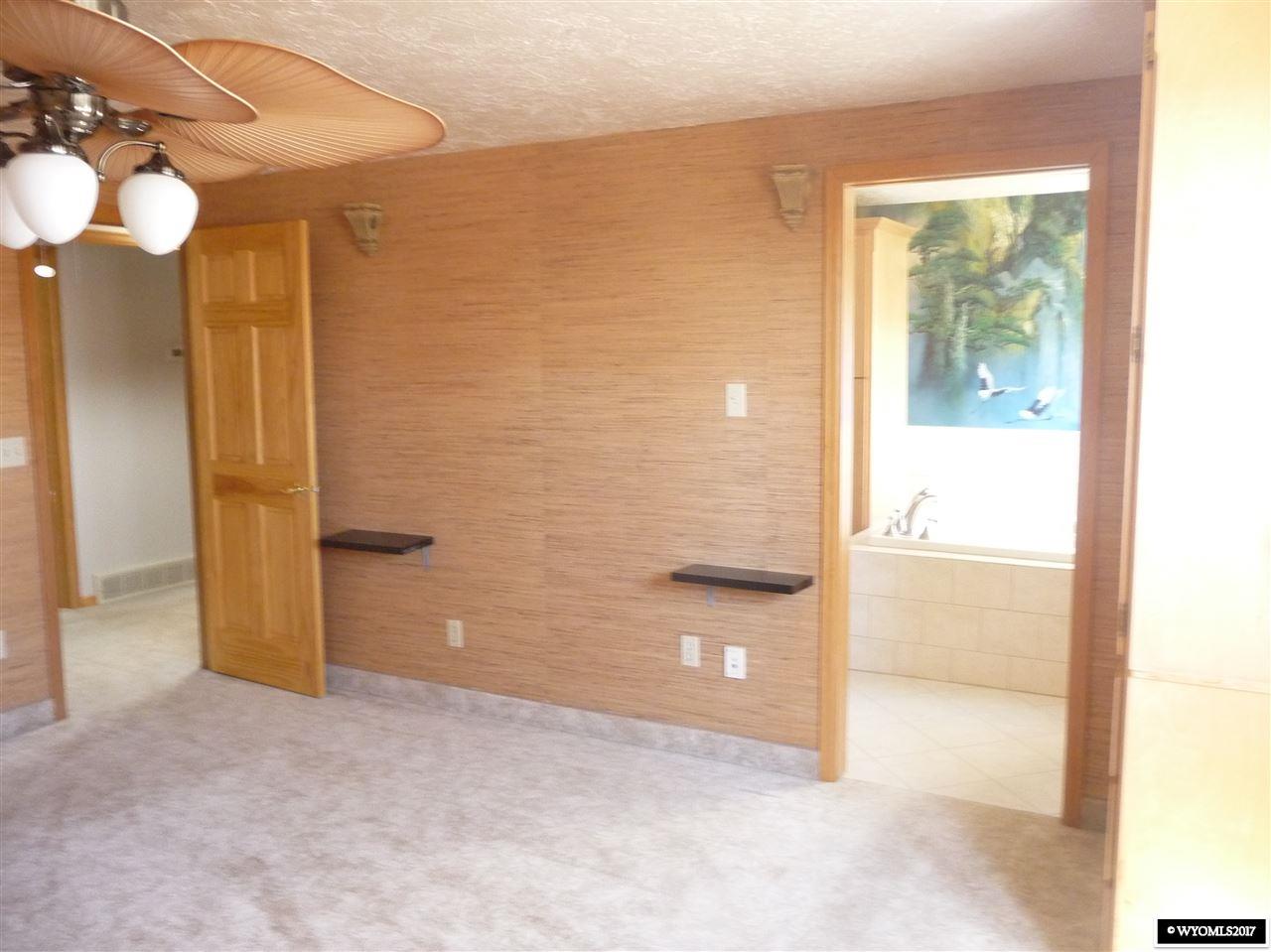 1435 W Teton