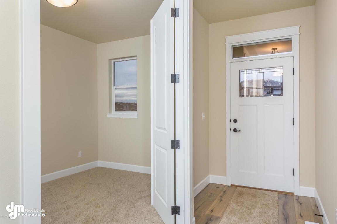 5711 Grand Teton Loop, Anchorage, AK 99502