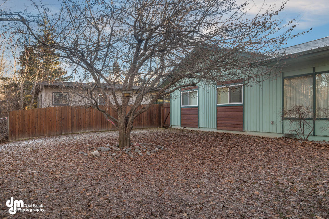 647 W 18th Avenue, Anchorage, AK 99503