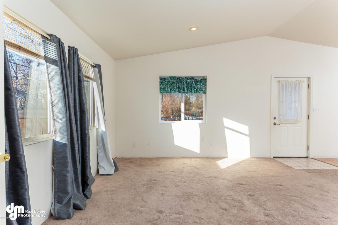 3807Cope St, Anchorage, United States 99503
