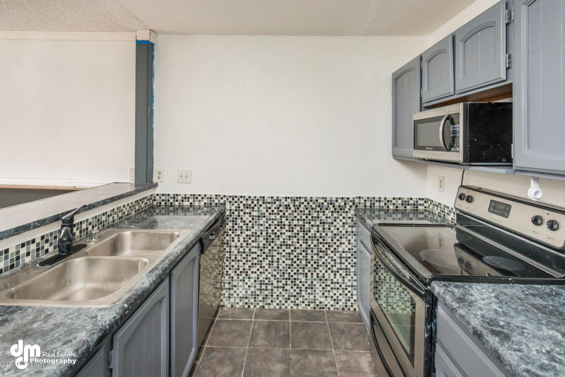 8622 Turf Court, Anchorage, AK 99504