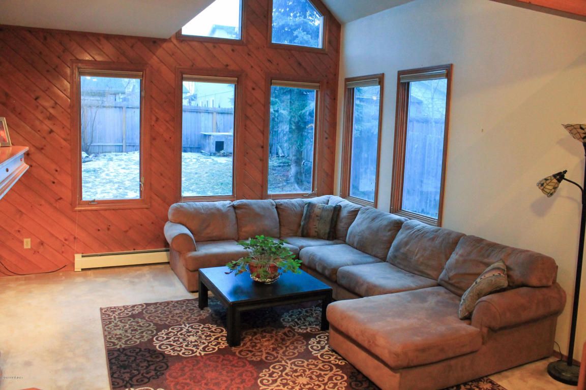 5800Jordan Cir, Anchorage, United States 99504