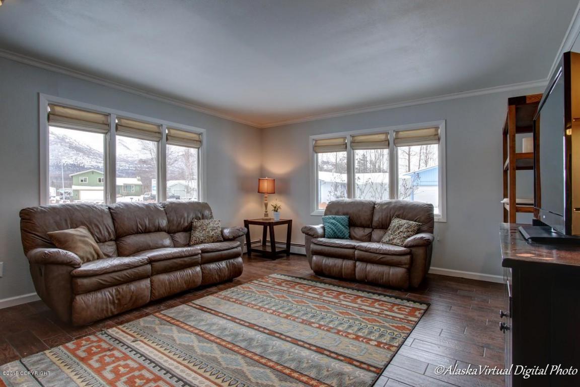 1951 E View Drive, Anchorage, AK 99504