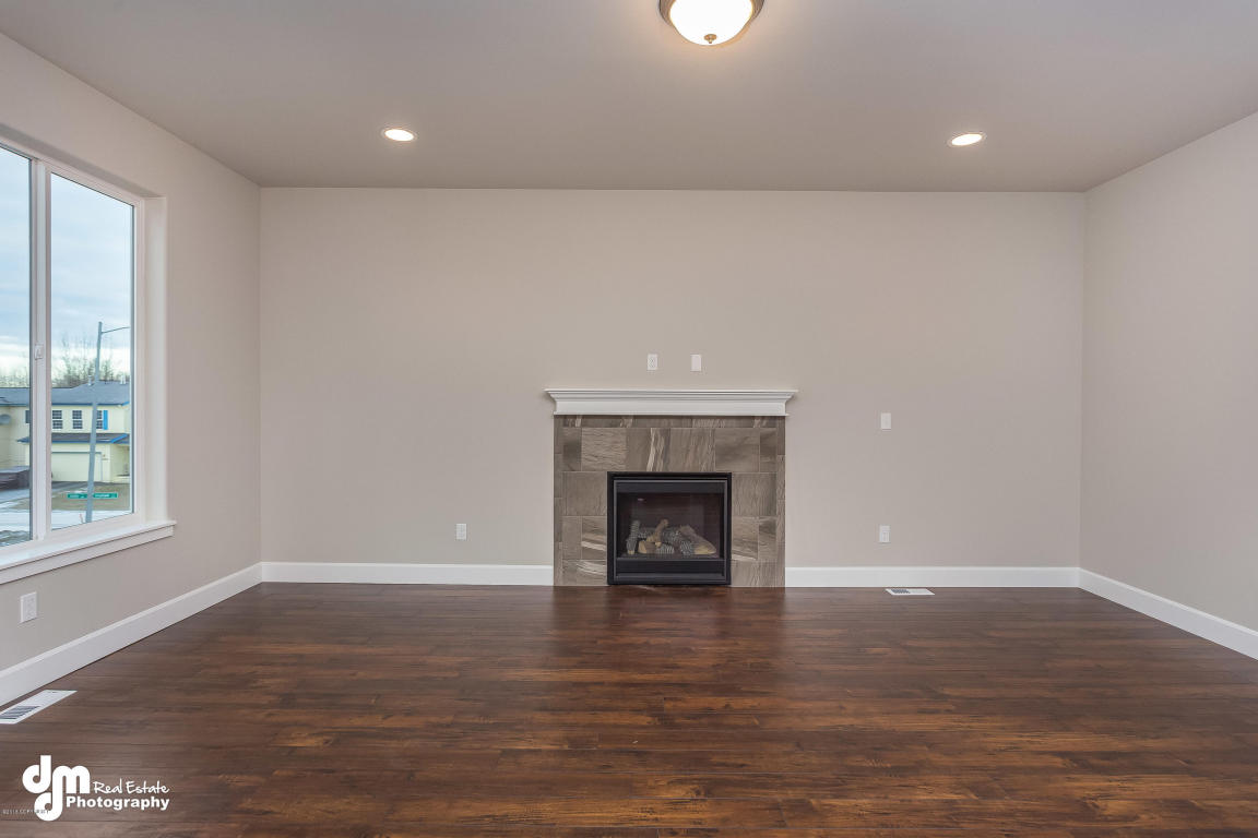 8090 GrayHawk Circle, Anchorage, AK 99507