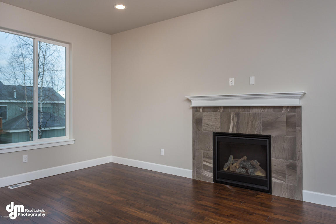 8090 GrayHawk Circle, Anchorage, AK 99507