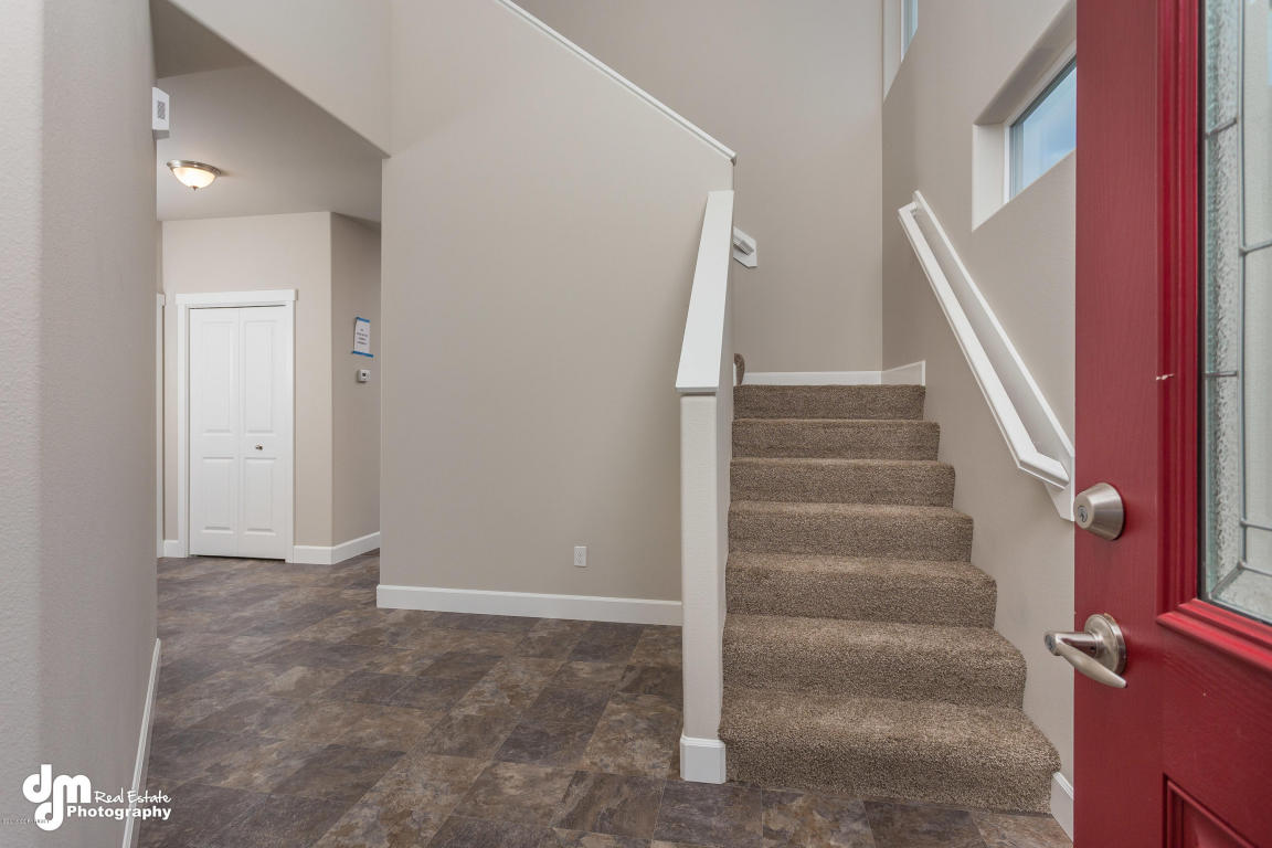 8090 GrayHawk Circle, Anchorage, AK 99507