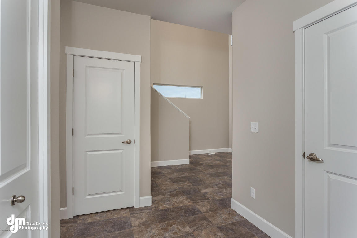 8090 GrayHawk Circle, Anchorage, AK 99507