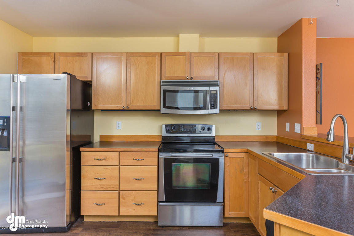 1950 Bragaw Square Place, Anchorage, AK 99508