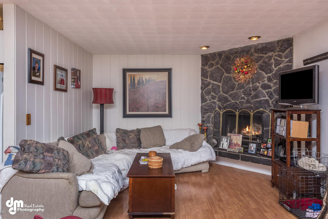3735 W 42nd Avenue, Anchorage, AK 99517