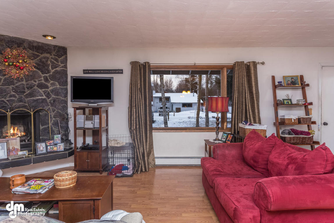 3735 W 42nd Avenue, Anchorage, AK 99517