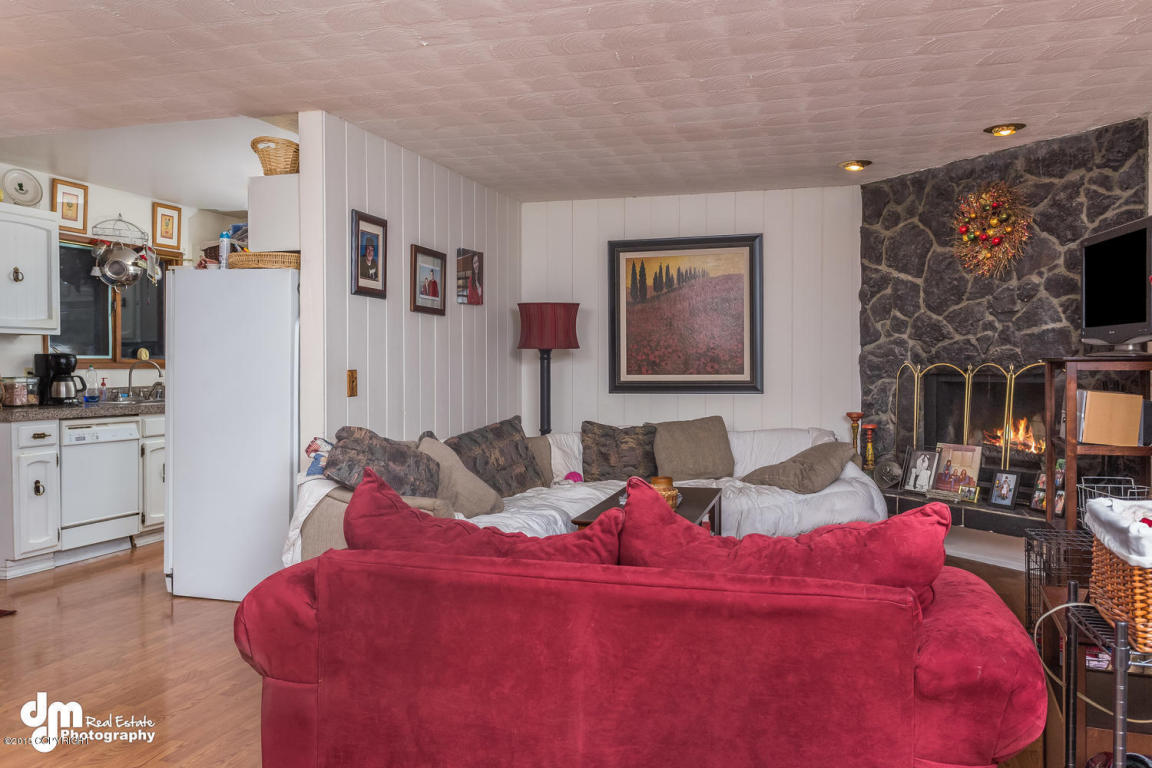 3735 W 42nd Avenue, Anchorage, AK 99517