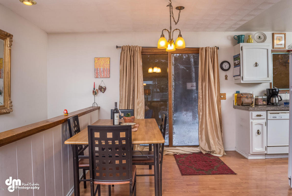 3735 W 42nd Avenue, Anchorage, AK 99517