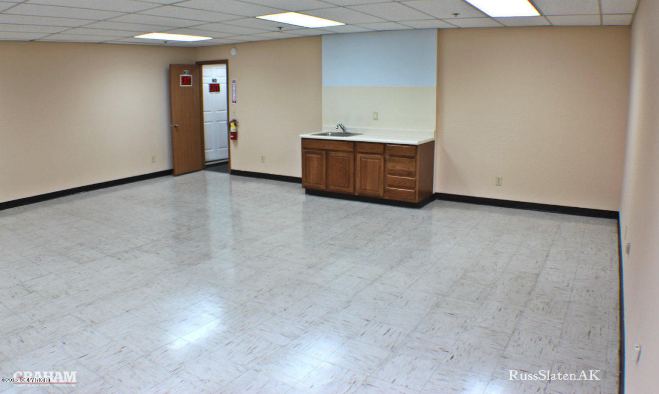 640 E 57th Place, Anchorage, AK 99518