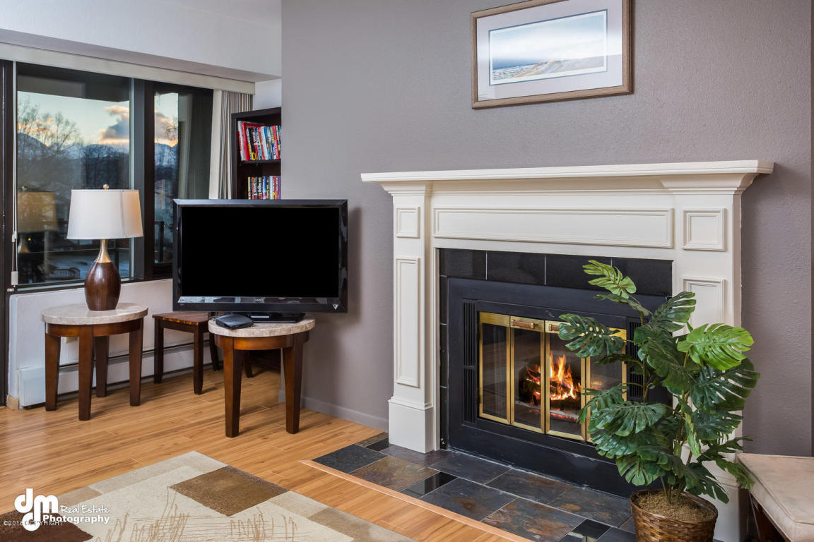 600 W 76th Avenue, Anchorage, AK 99518