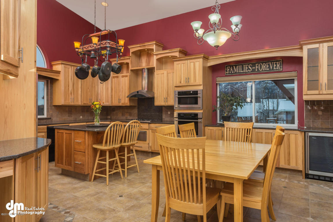 17607Almdale Ave, Eagle River, United States 99577