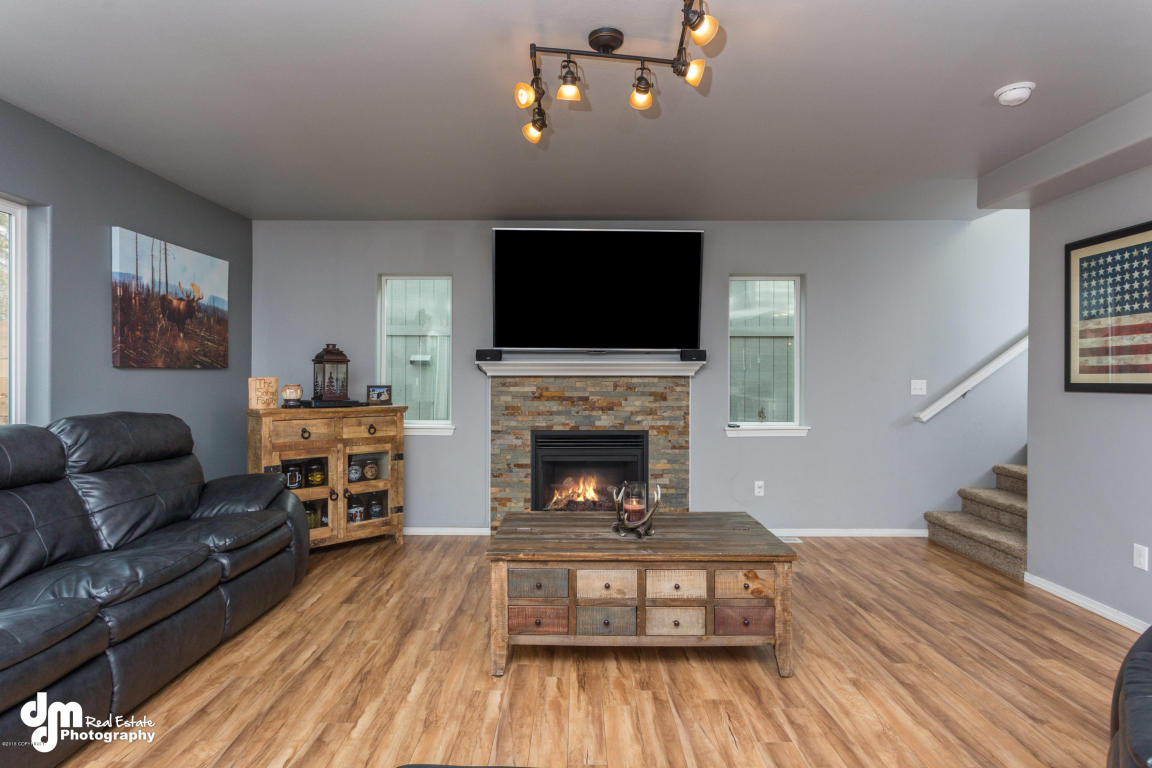 9119Eagle River Ln, Eagle River, United States 99577