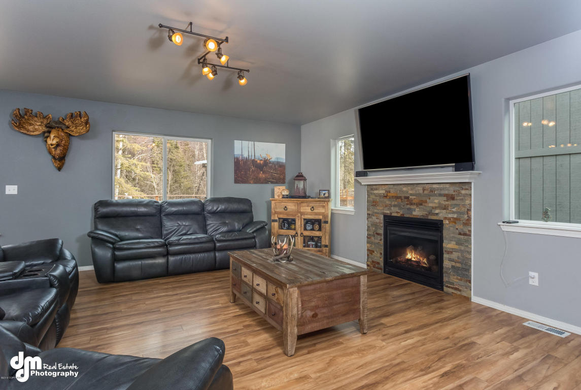 9119Eagle River Ln, Eagle River, United States 99577