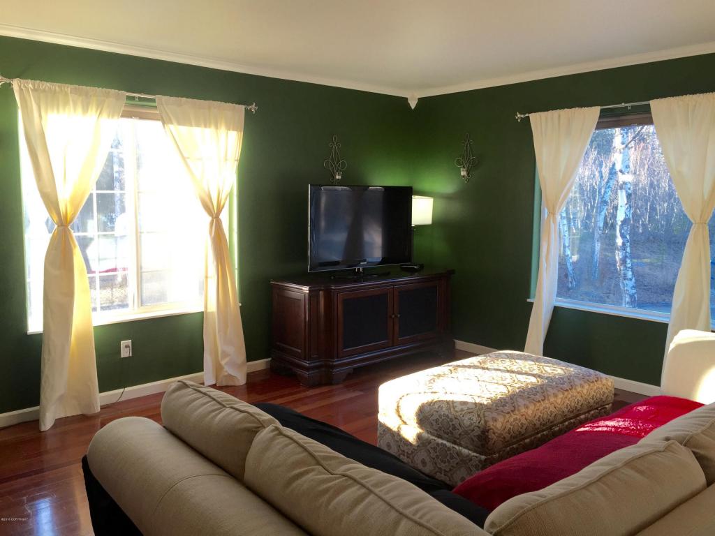 20514 Eagle River Road, Eagle River, AK 99577
