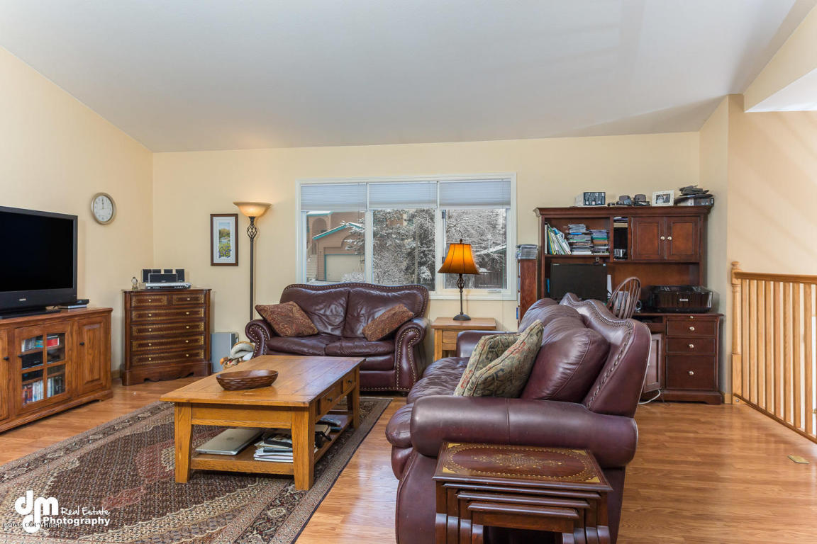 8864Kak Island Dr, Eagle River, United States 99577