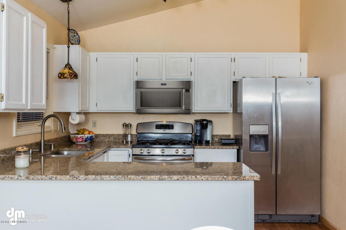 8864Kak Island Dr, Eagle River, United States 99577